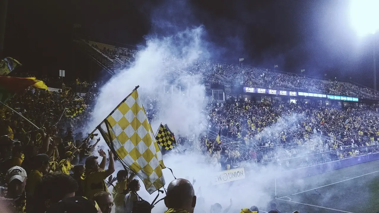 Hvad er forskellen på Curva Nord og Curva Sud?